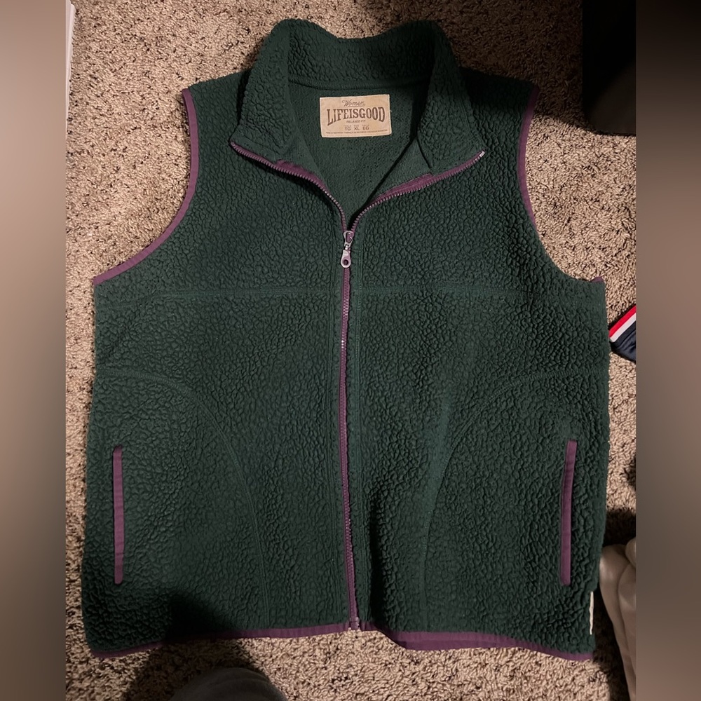 green life is good vest